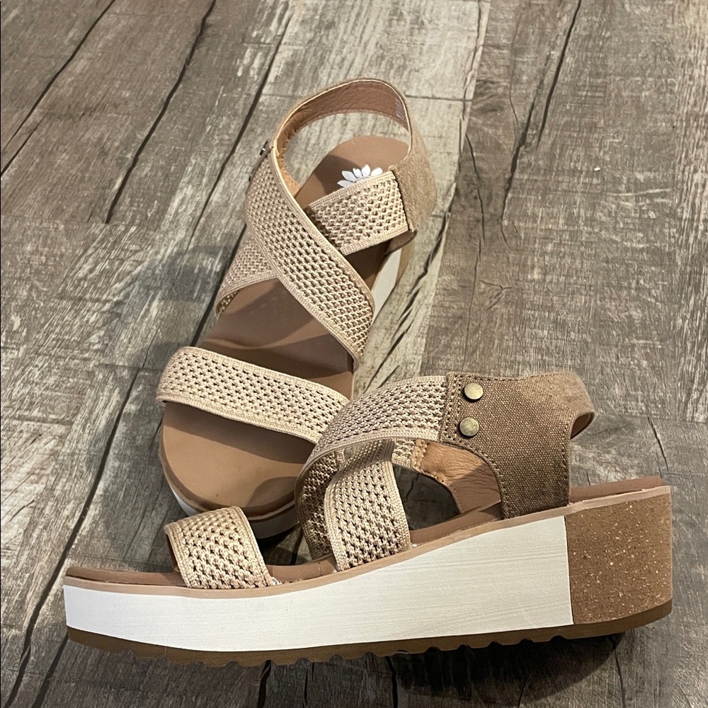 Yellow Box Beige and Tab Wedge Sandals size 7.5